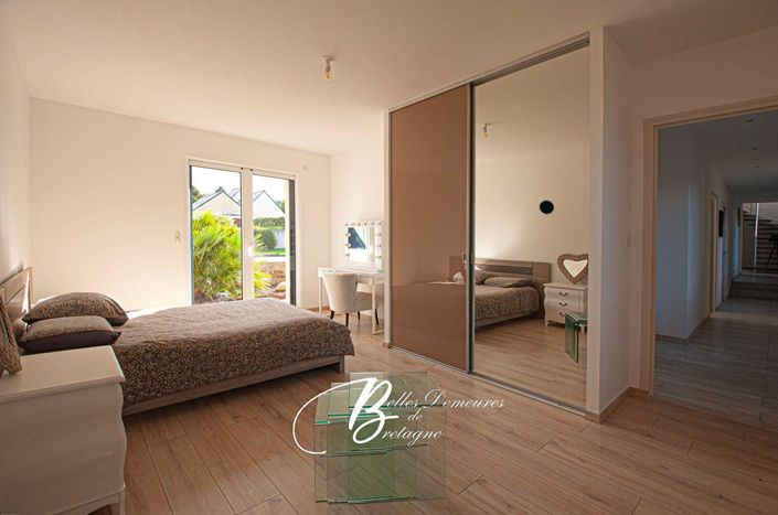 Image No.13-5 Bed House for sale