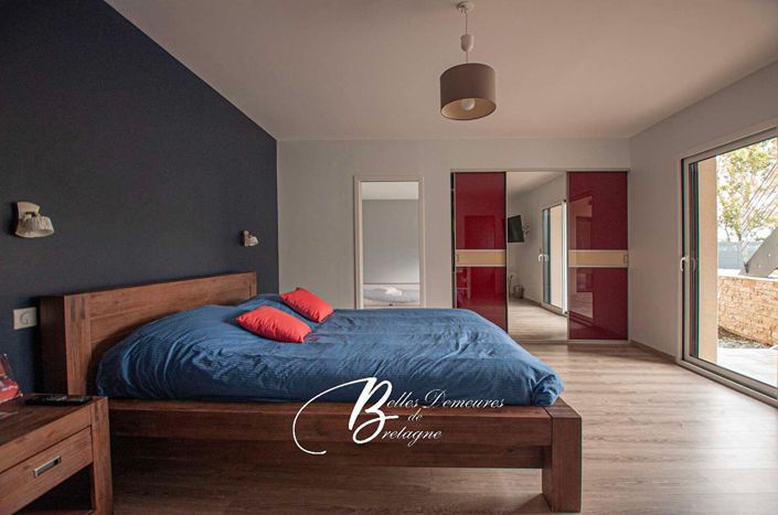 Image No.16-5 Bed House for sale