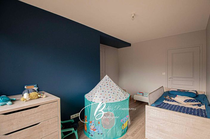 Image No.17-5 Bed House for sale