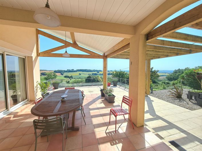 Image No.1-5 Bed House for sale