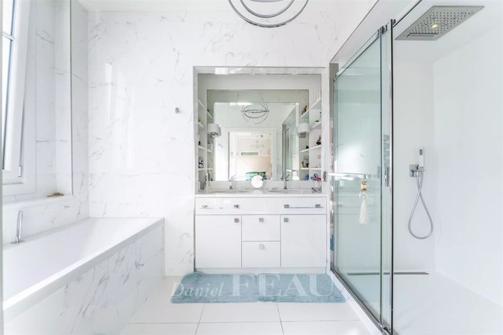 Image No.10-3 Bed Apartment for sale