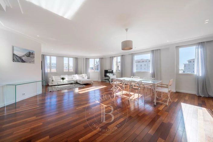 Image No.3-3 Bed Apartment for sale