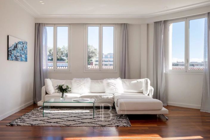 Image No.7-3 Bed Apartment for sale