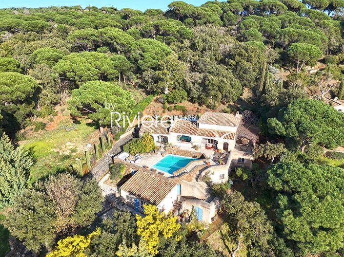 Image No.6-4 Bed House for sale