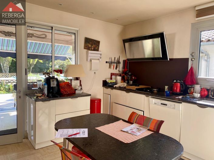 Image No.6-4 Bed House for sale