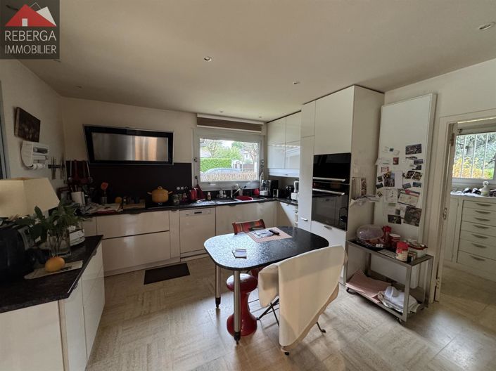 Image No.7-4 Bed House for sale