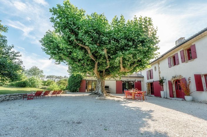 Image No.1-4 Bed Property for sale