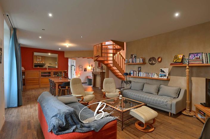 Image No.6-5 Bed House for sale