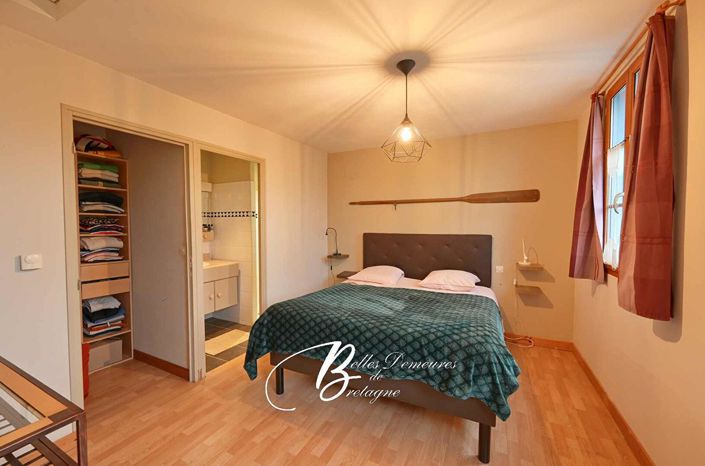 Image No.9-5 Bed House for sale