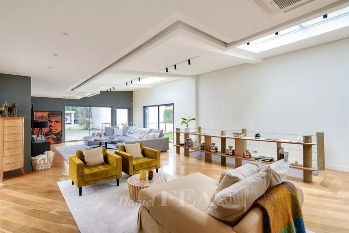 Image No.1-3 Bed House for sale