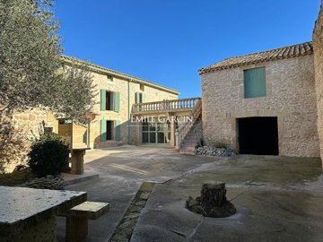 1 - Uzès, House