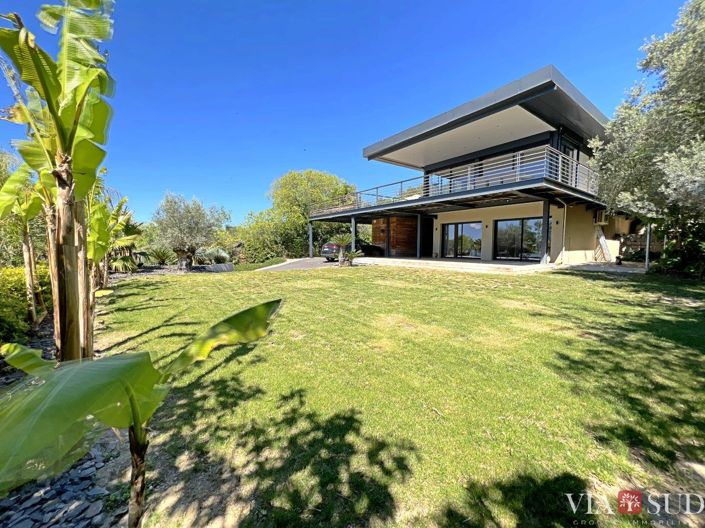 Image No.1-3 Bed Property for sale