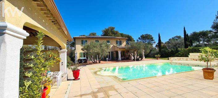 Image No.1-Propriété de 6 chambres à vendre à Le Cannet-des-Maures