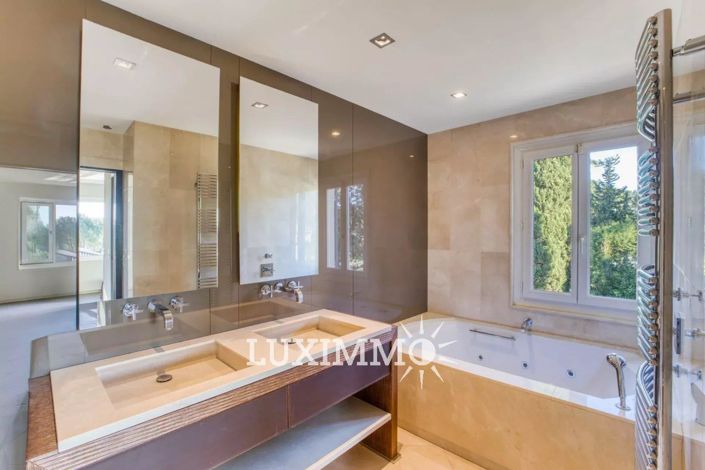 Image No.10-4 Bed House for sale