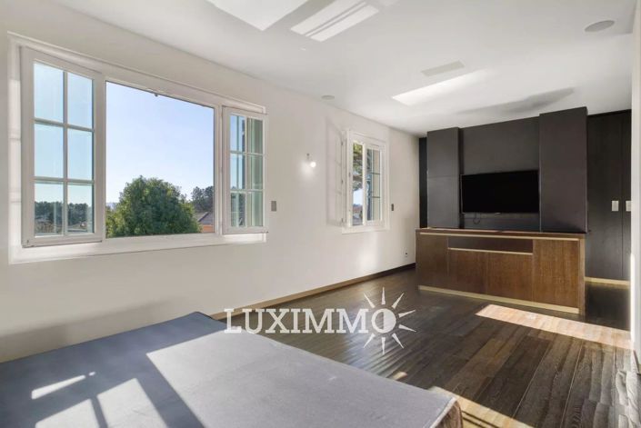 Image No.9-4 Bed House for sale