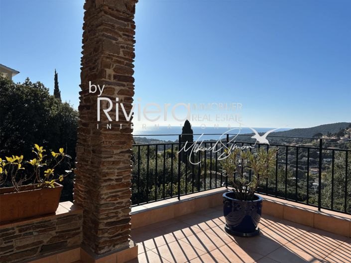 Image No.1-6 Bed House for sale