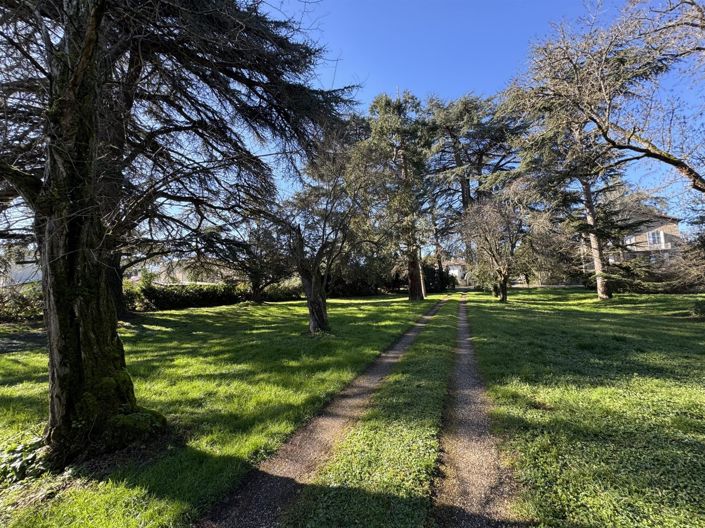 Image No.25-4 Bed House for sale