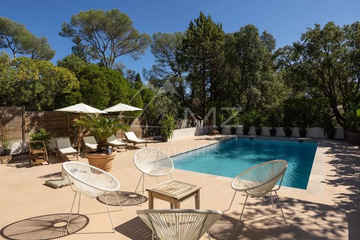 Image No.1-4 Bed House for sale