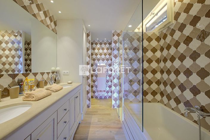 Image No.14-4 Bed Property for sale