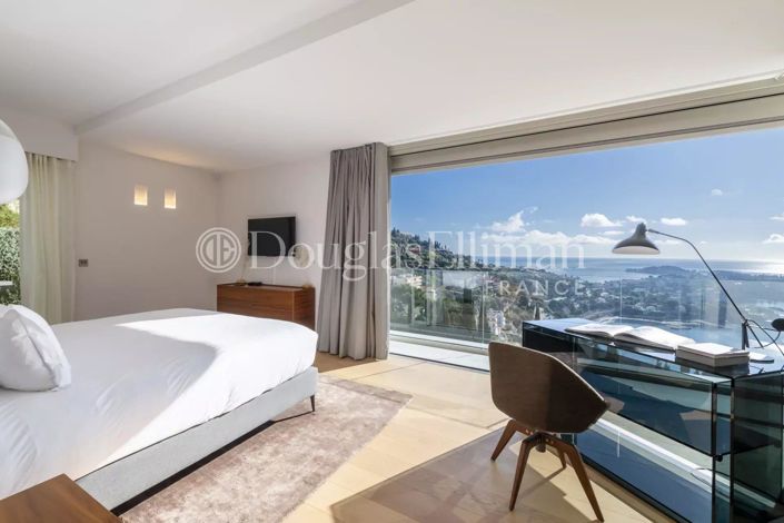 Image No.10-6 Bed House for sale