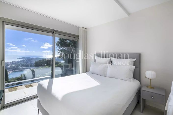 Image No.12-6 Bed House for sale