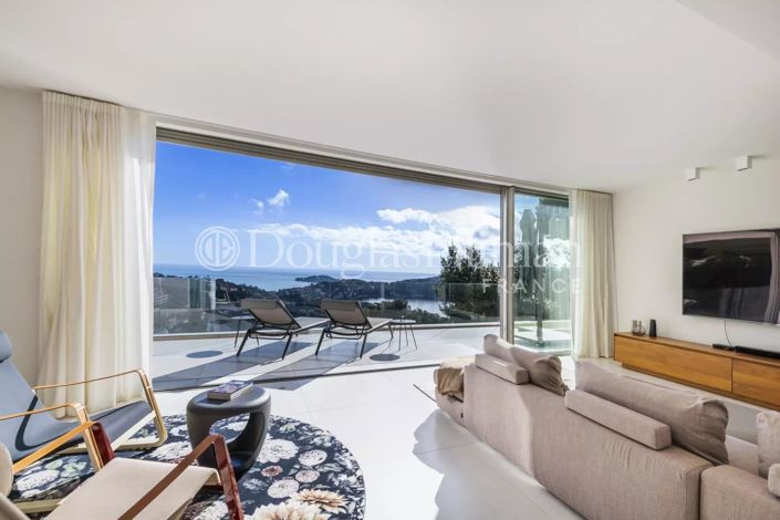 Image No.9-6 Bed House for sale