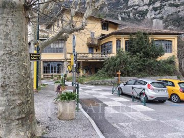 1 - Le Bar-sur-Loup, Property