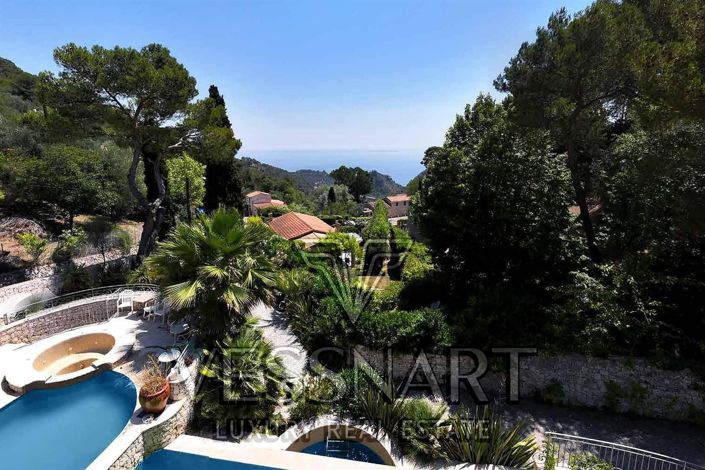 Image No.8-6 Bed House for sale