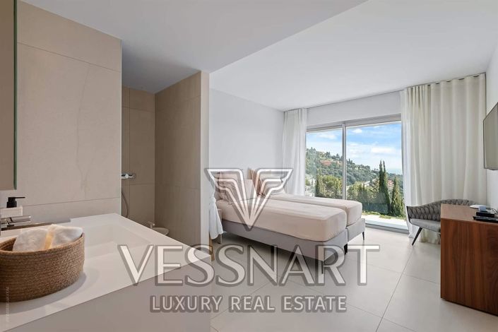 Image No.12-5 Bed House for sale