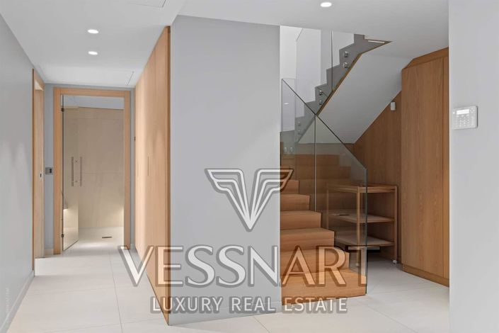 Image No.18-5 Bed House for sale