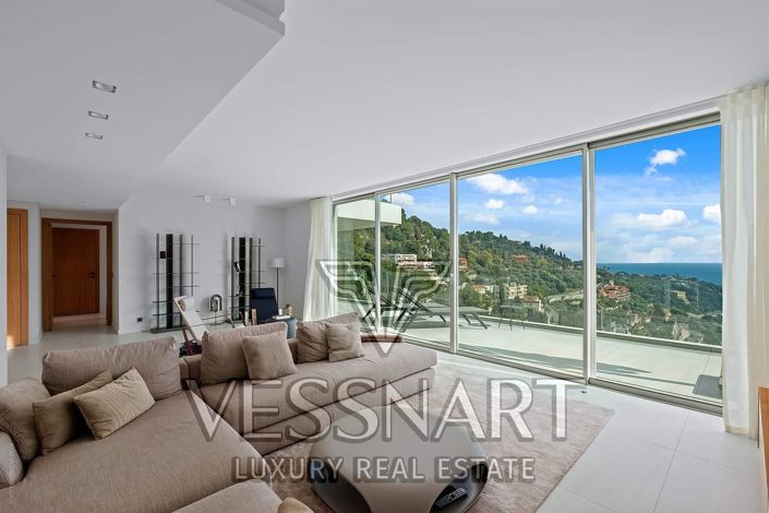 Image No.6-5 Bed House for sale