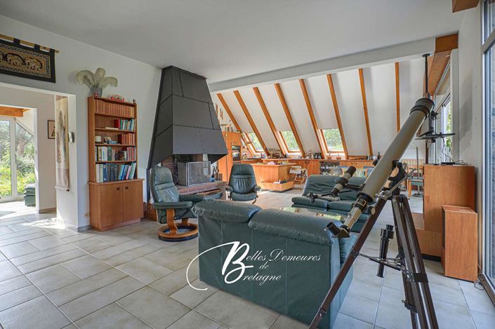 Image No.11-3 Bed House for sale