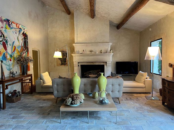 Image No.8-6 Bed House for sale