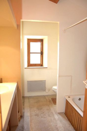 Image No.16-4 Bed House for sale