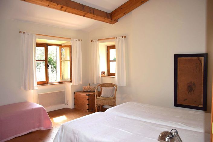 Image No.18-4 Bed House for sale