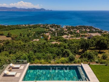 1 - Les Issambres, House