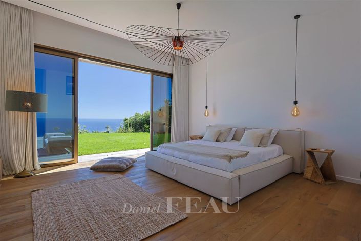 Image No.14-4 Bed House for sale