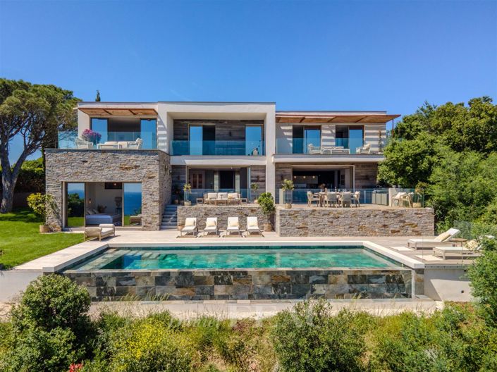 Image No.2-4 Bed House for sale