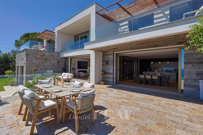 Image No.3-4 Bed House for sale