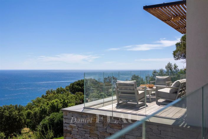 Image No.4-4 Bed House for sale