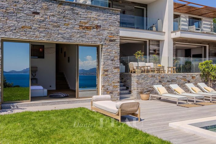 Image No.6-4 Bed House for sale