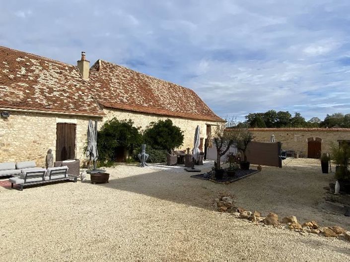 Image No.6-4 Bed House for sale