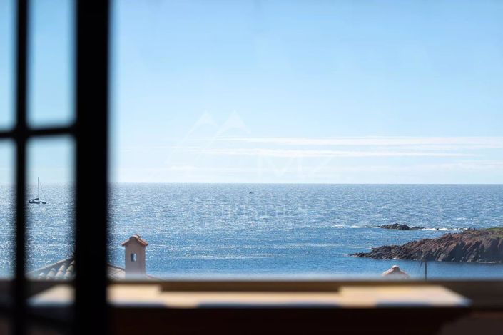 Image No.2-5 Bed House for sale