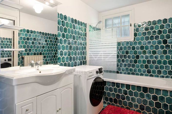 Image No.7-5 Bed House for sale