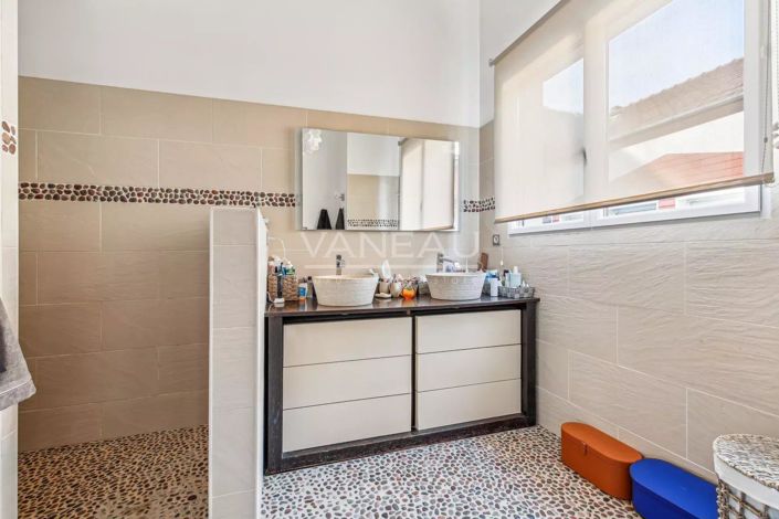 Image No.11-4 Bed Apartment for sale