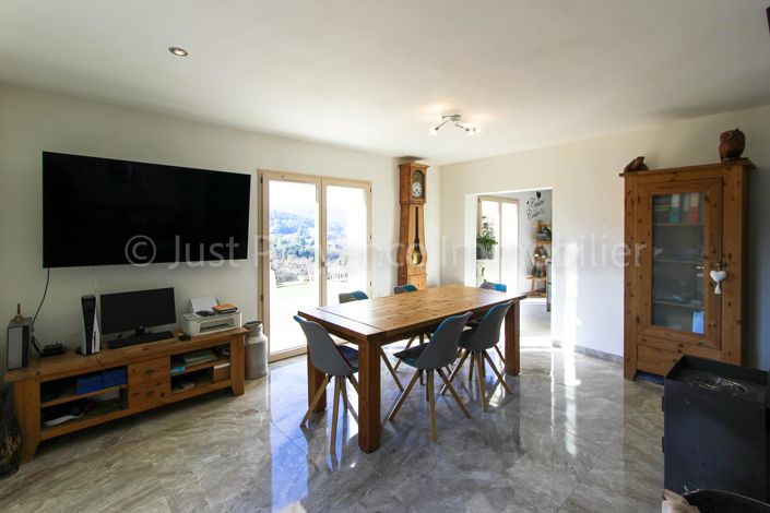 Image No.7-4 Bed House for sale