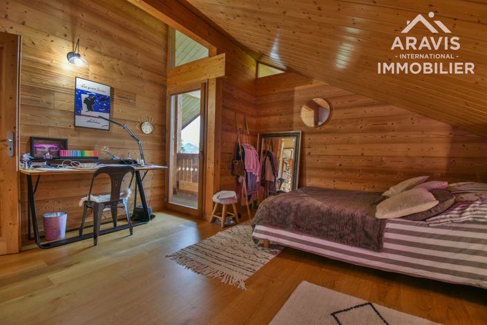 Image No.17-4 Bed House for sale