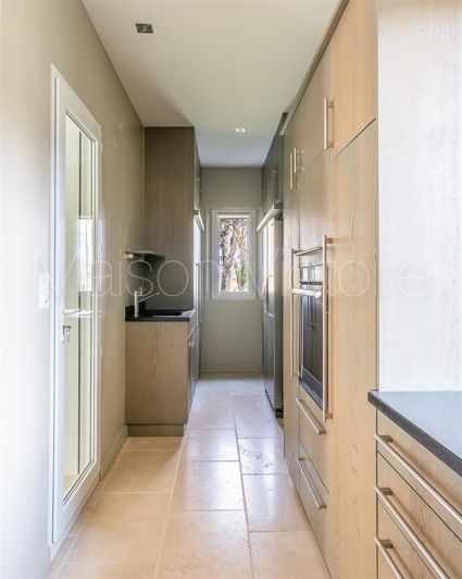 Image No.26-5 Bed House for sale