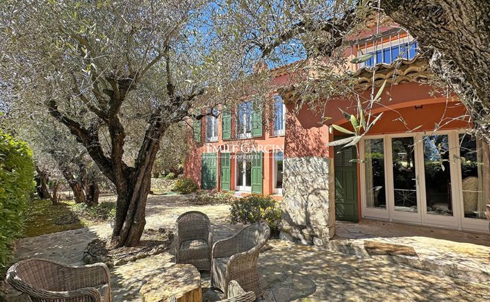 Image No.1-6 Bed House for sale