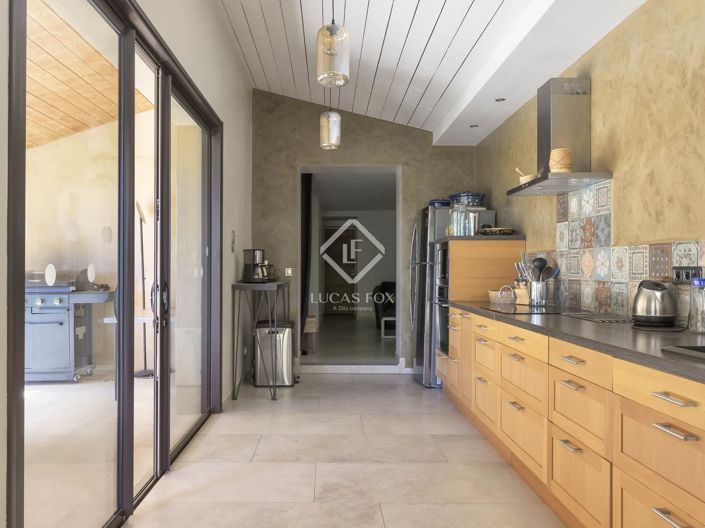 Image No.11-8 Bed House for sale